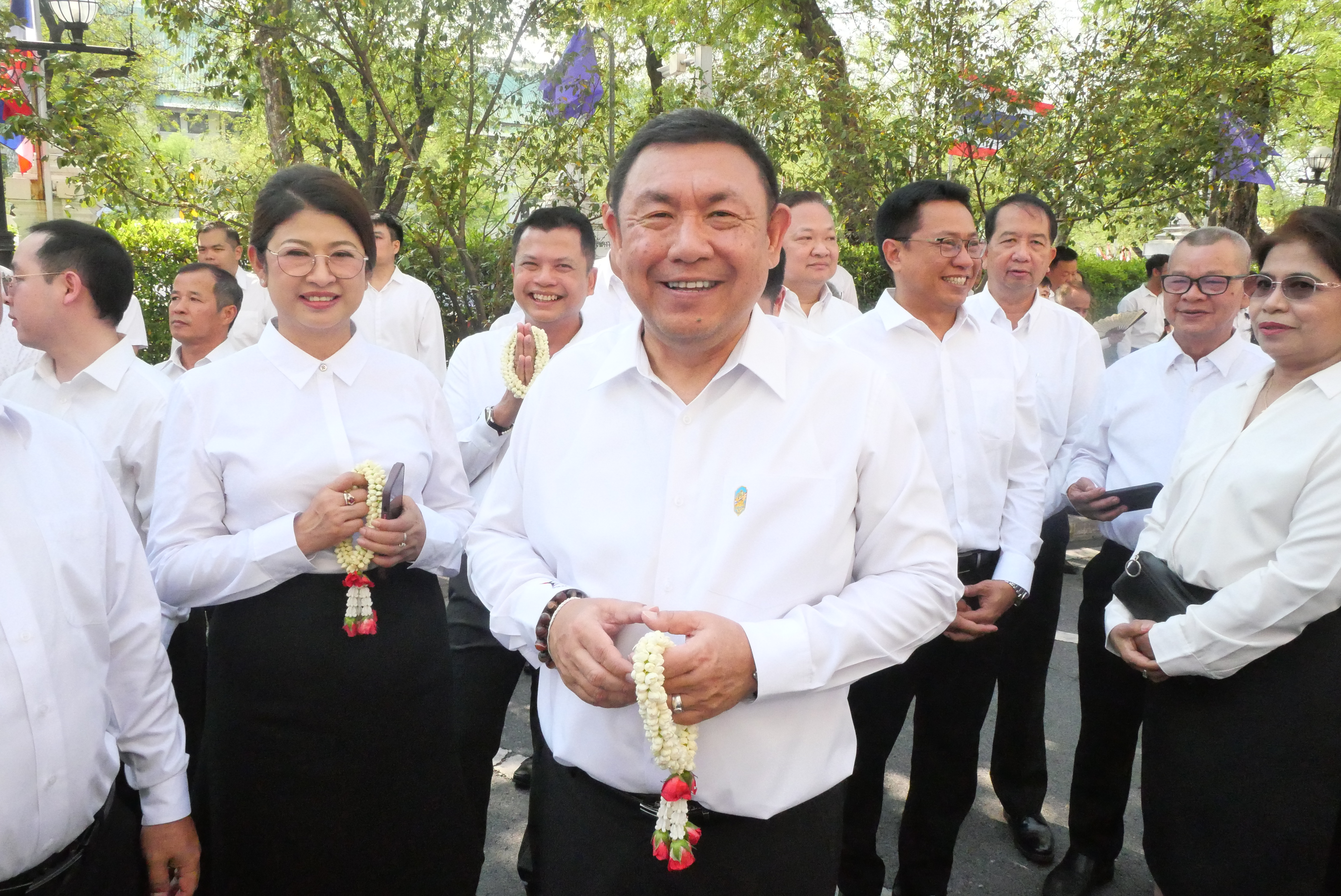 title - คณะผู้บริหาร ส.ป.ก. ร่วมพิธีสักการะสิ่งศักดิ์สิทธิ์ประจำกระทรวงเกษตรและสหกรณ์ ในโอกาสเข้ารับตำแหน่งของรัฐมนตรีว่าการกระทรวงเกษตรและสหกรณ์ และรัฐมนตรีช่วยว่าการกระทรวงเกษตรและสหกรณ์ 